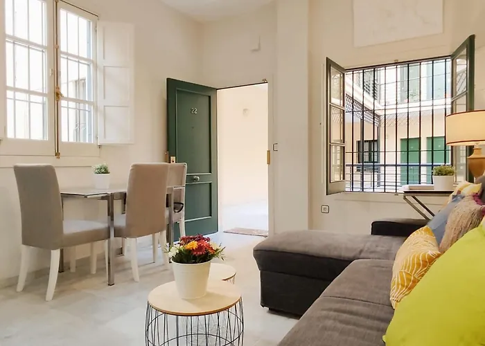 Homeyseville-Bright Apartment At Santa Cruz 4 Pax, Parking Optional
