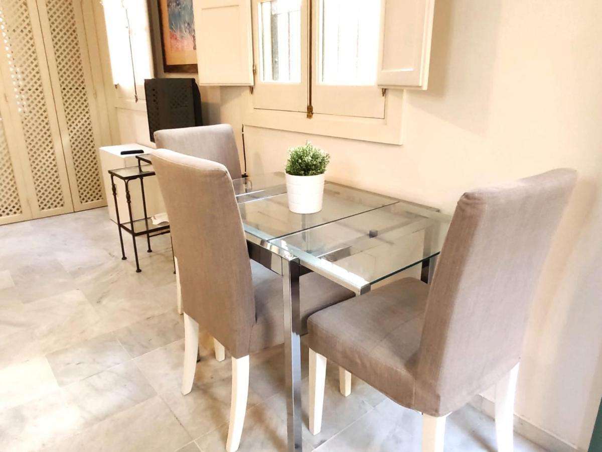 Apartament Homeyseville-bright At Santa Cruz 4 Pax, Parking Optional Sewilla