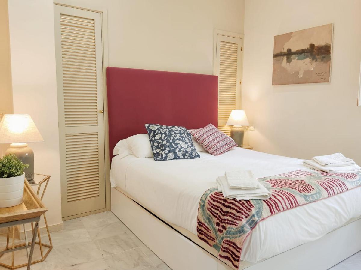 Apartament Homeyseville-bright At Santa Cruz 4 Pax, Parking Optional Sewilla