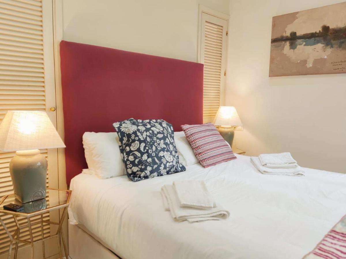 Apartament Homeyseville-bright At Santa Cruz 4 Pax, Parking Optional
